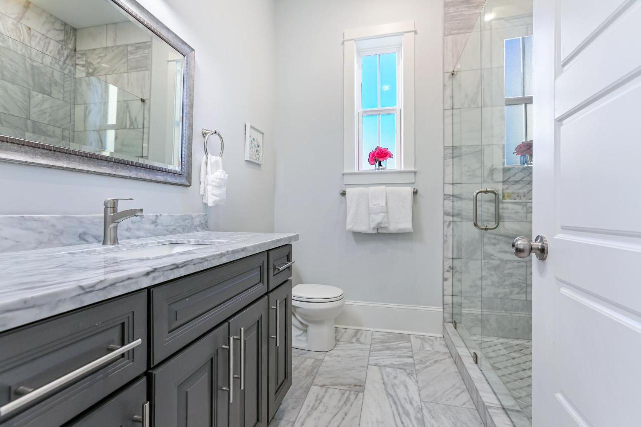 Hosteeva Chic Urban Retreat W Pool Steps To St Charles Ave And Near Bourbon St Nova Orleães Exterior foto